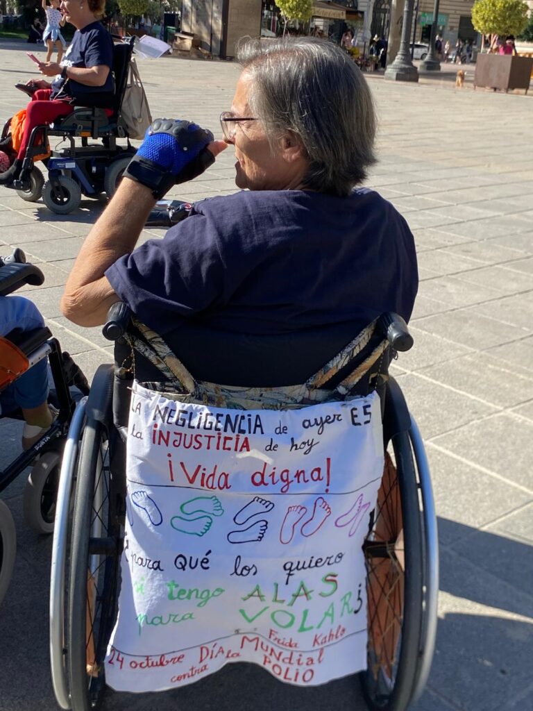 Mensaje en silla de ruedas